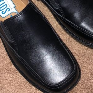 Boys dress shoes. Florsheim kids.